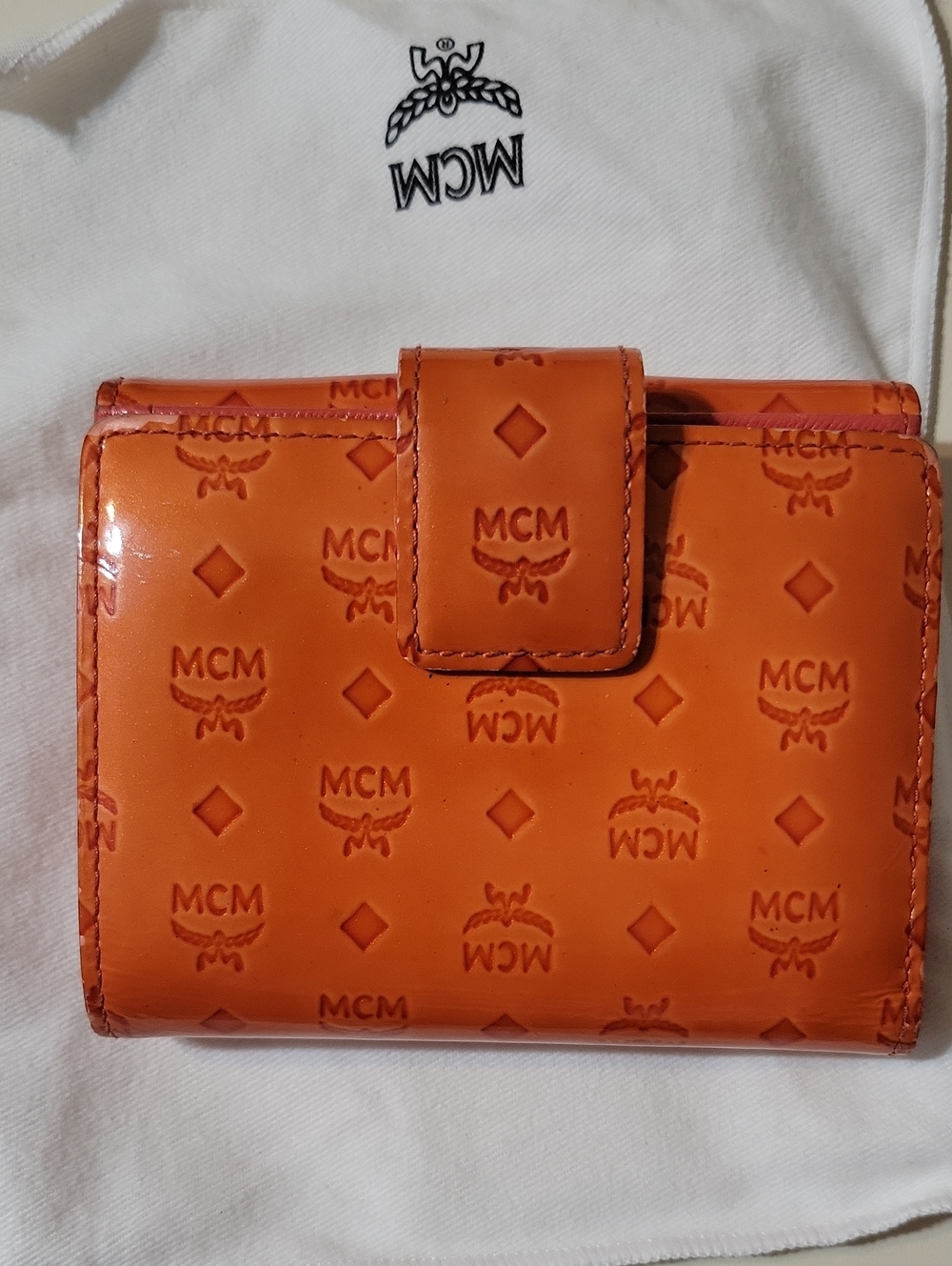Authentic MCM compact wallet. - Picture 2 of 14